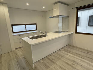 開放的な対面キッチンとたっぷり収納で、家事がもっと快適に