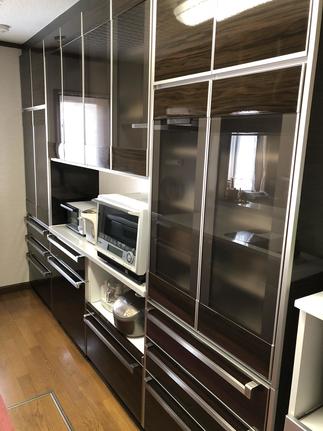 大容量のカップボード