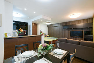 スッキリ片付くカウンター収納