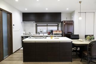 憧れのアイランドキッチン