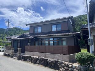 これで安心！軽くて丈夫な屋根と美しい外壁に