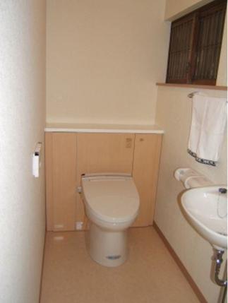 トイレ「INAX製　PITA」