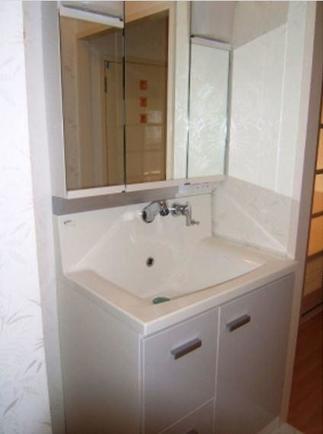 洗面所　「ＩＮＡＸ　ＬＣ」