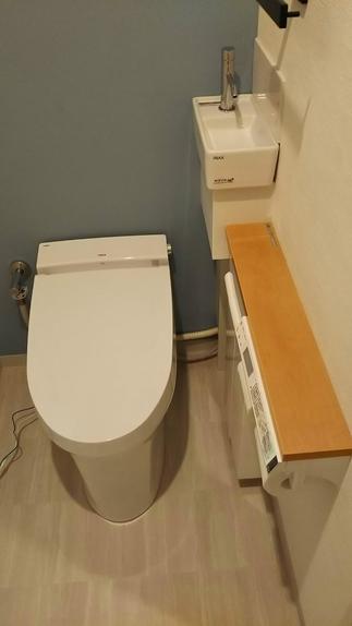 タンクレス型カウンター付きトイレ