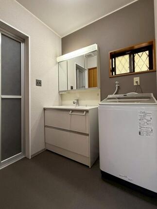 洗面室の内装リフォームで、気分も利便性も向上！