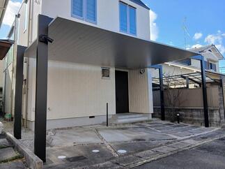 やさしく佇む、洗練されたカーポート