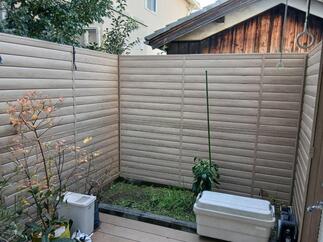 風通しと目隠しを両立したフェンス