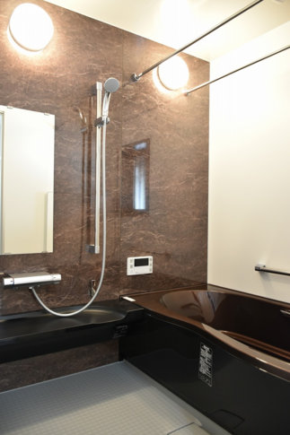 LIXIL アライズで優雅なバスタイムを。