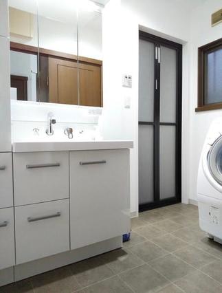 化粧洗面台After