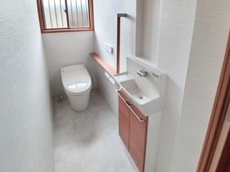 タンクレストイレ　LIXIL　サティスSタイプ　手洗い器　LIXIL　コフレルワイド（壁付）　