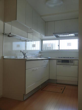 システムキッチンが入りました！