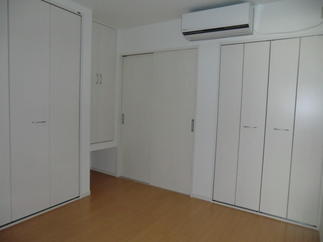 収納たっぷり、みんなが集まるリビングへ