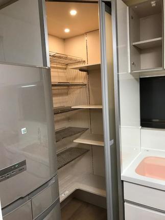 コ－ナ－ストッカ－