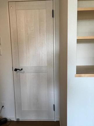 洗面室は入口を変えてシュ-ズBoxを作りました。