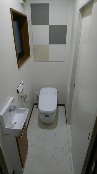 背面にはエコカラットを施工しました