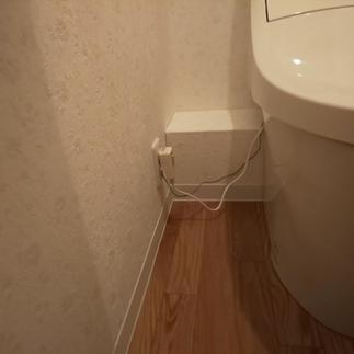 壁紙と合わせて白できれいに隠れました