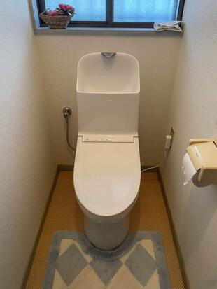 明るく清潔感のあるトイレになりました。