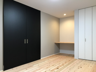 落ち着いた雰囲気の主寝室