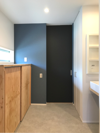 収納を多くとったユーティリティ