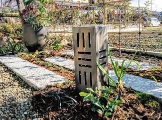 【庭のあかり】