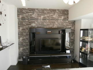 テレビ台の裏のアクセントクロス