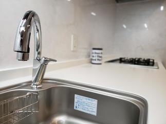 ハンズフリー水栓　ナビッシュ