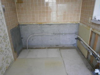 キッチン取替え１番目の工事　解体