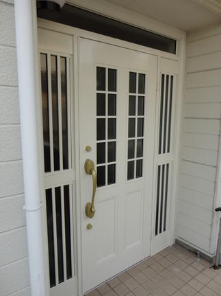 ご近所様にも人気の玄関ドアになりました！