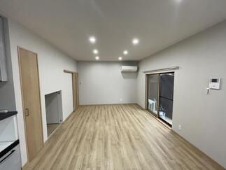 畳からフローリングに、窓はリプラスに