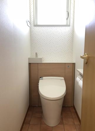 タンクをキャビネットに隠して見た目もすっきり