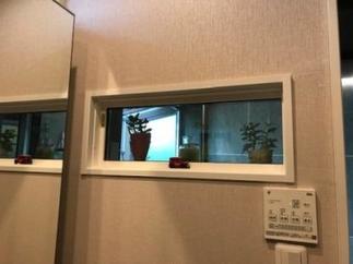 洗面室側小窓