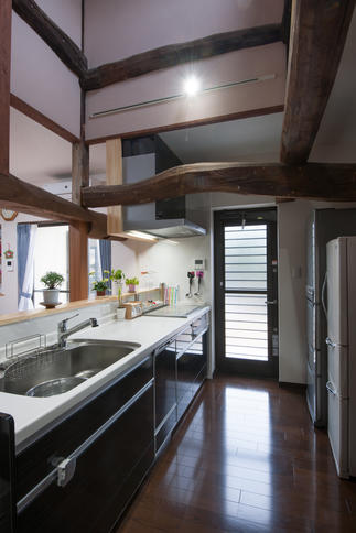 キッチン：　アミィＩ型２４００