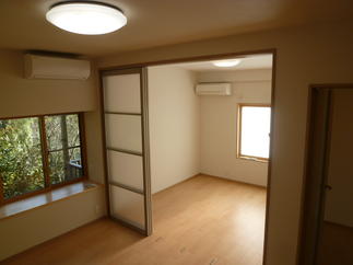 間仕切り戸（スクリーンウォール）