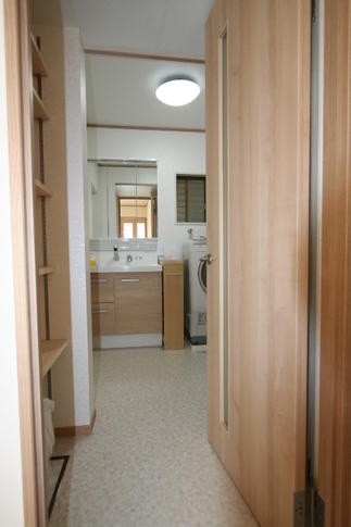 可動棚で収納もたっぷり