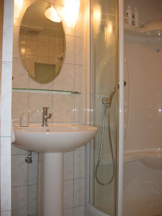 LIXIL　サティス+シャワーユニット