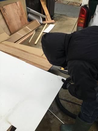 キッチンパネルをカット！