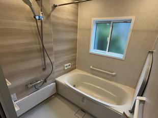 【米子市】浴槽をコンパクトにした浴室リフォーム　脱衣室にエコカラット