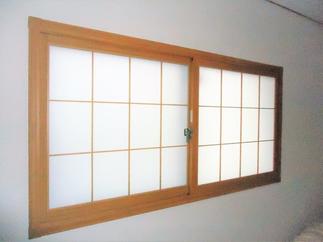 格子ガラスで和室空間を演出・・・