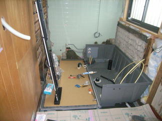 ユニットバス組立状況。