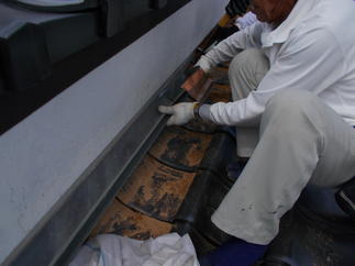 水切りを撤去します。