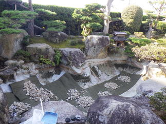 水を抜き透水シート張り！