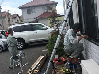 シェードを広げた際の金具の取付！