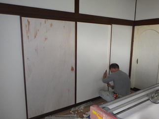 聚楽の壁からクロスへと張替ました１