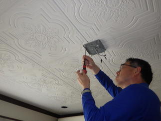 いつもの電気屋さんと一緒に取付！！