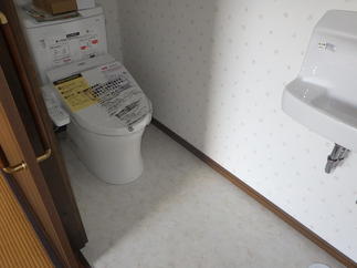 新しくトイレと手洗器を設置しました！