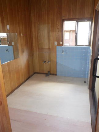 床修繕2重張りにしてバリアフリーにしました。