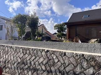 フェンスの基礎ブロック