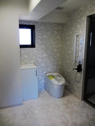 トイレはタンクレスにしてスッキリ！