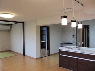 リビングも明るく