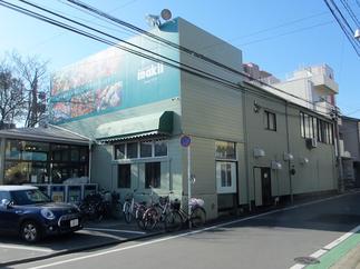 スーパーのイメージを高める外壁へ